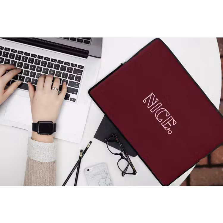 Laptophoes - Bordeaux - Nice - minimalistisch — 3