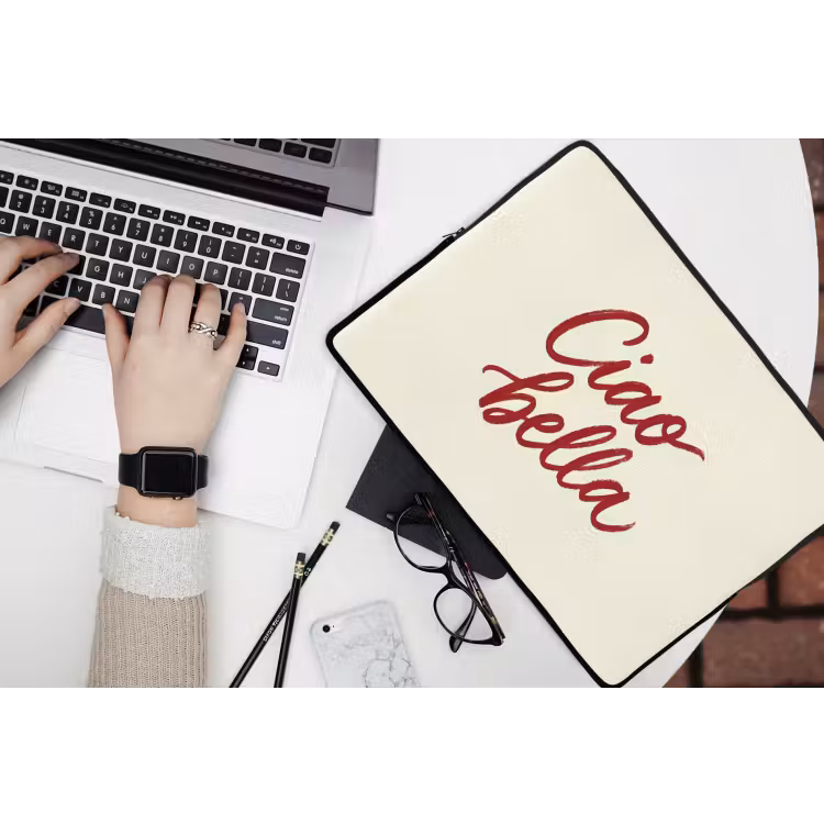 Laptophoes - Ciao bella - Rood - Wit - Minimalistisch — 3