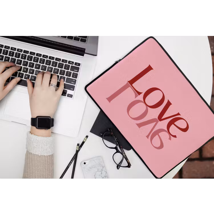 Laptophoes - Love - Roze - Spiegeling — 3
