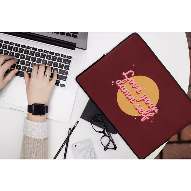 Laptophoes - love your damn self - Cirkel - Glitter - Rood — 3