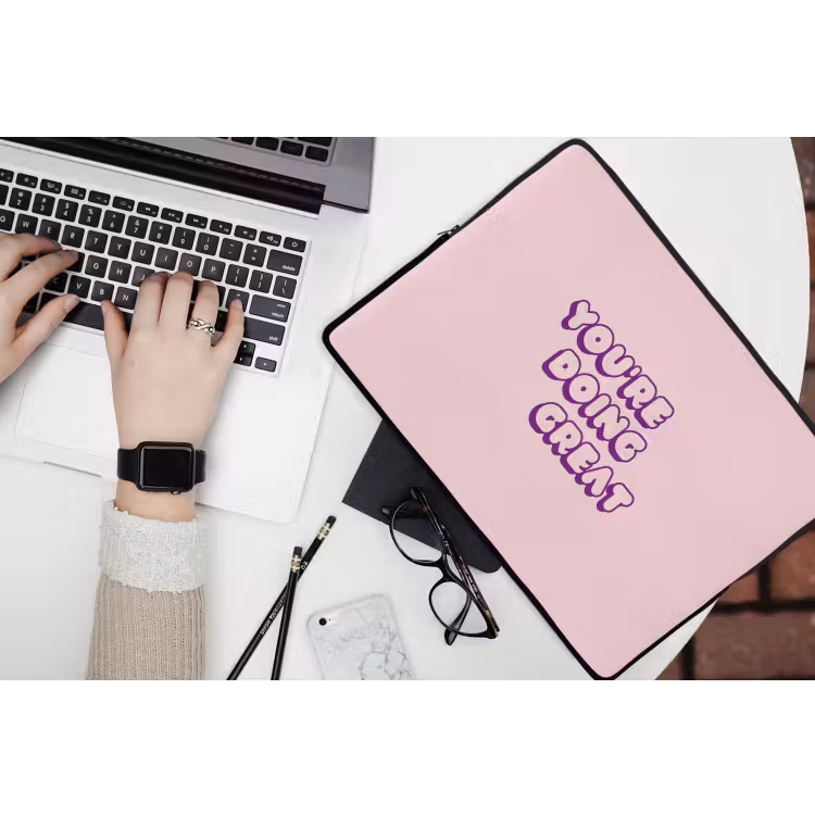Laptophoes - You're doing great - Roze - Bubble letters — 3