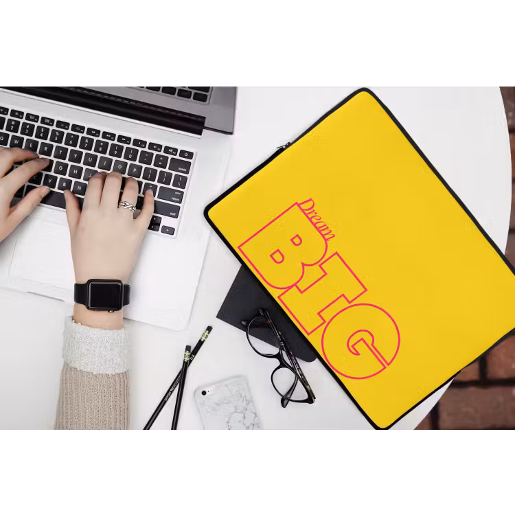 Laptophoes - Dream big - Geel - Grafisch — 3