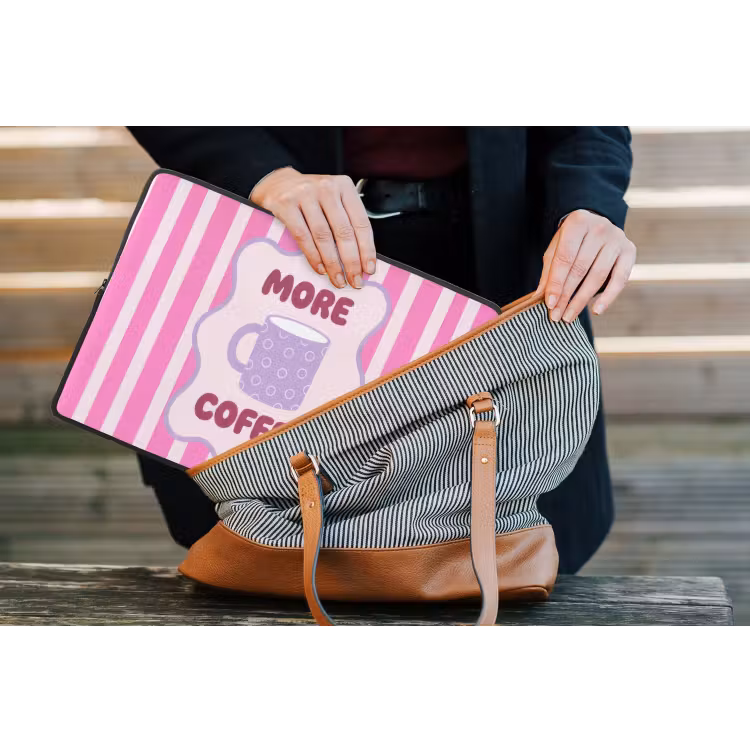 Laptophoes - More coffee - Roze - Paars - Strepen - Mok — 4