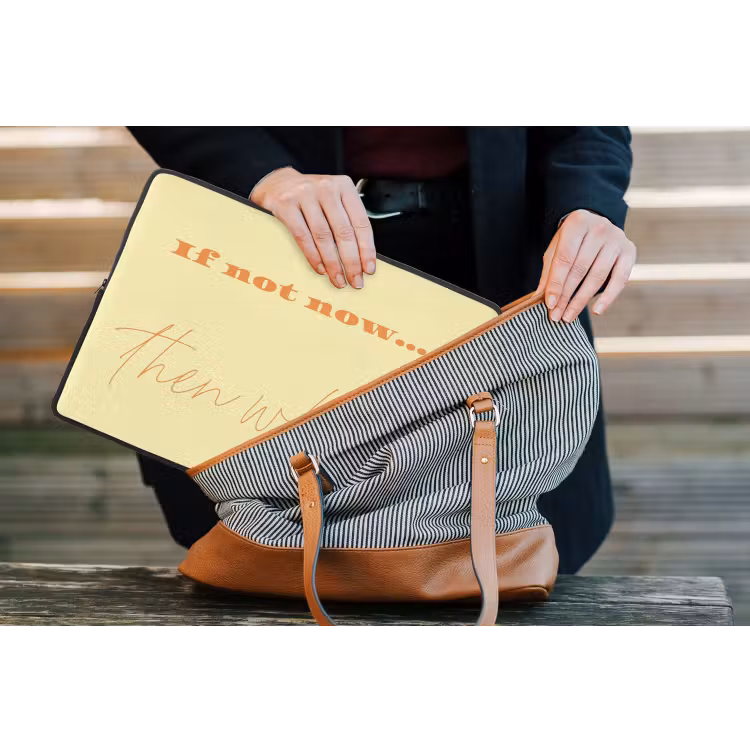 Laptophoes - Geel - Oranje - if not now then when — 4
