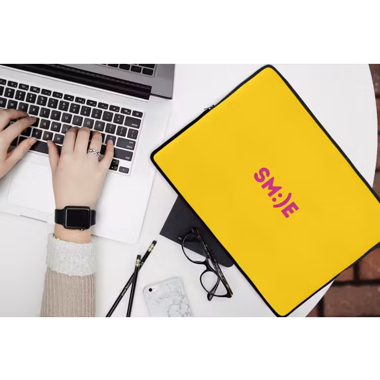 Laptophoes - Smile - Roze - Geel — 3