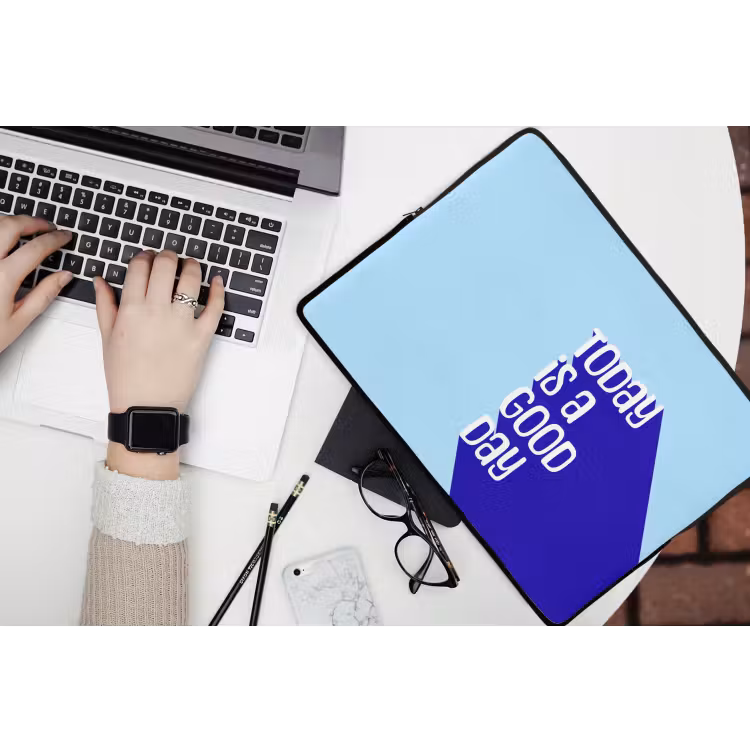 Laptophoes - Today is a good day - Blauw - Schaduw — 3