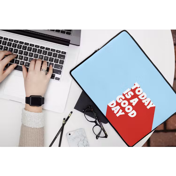 Laptophoes - Today is a good day - Rood - lichtblauw — 3