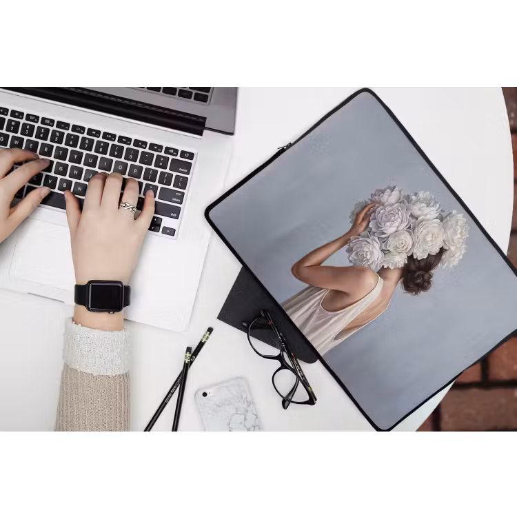 Laptophoes - Bloemen - Vrouw - Wit — 3