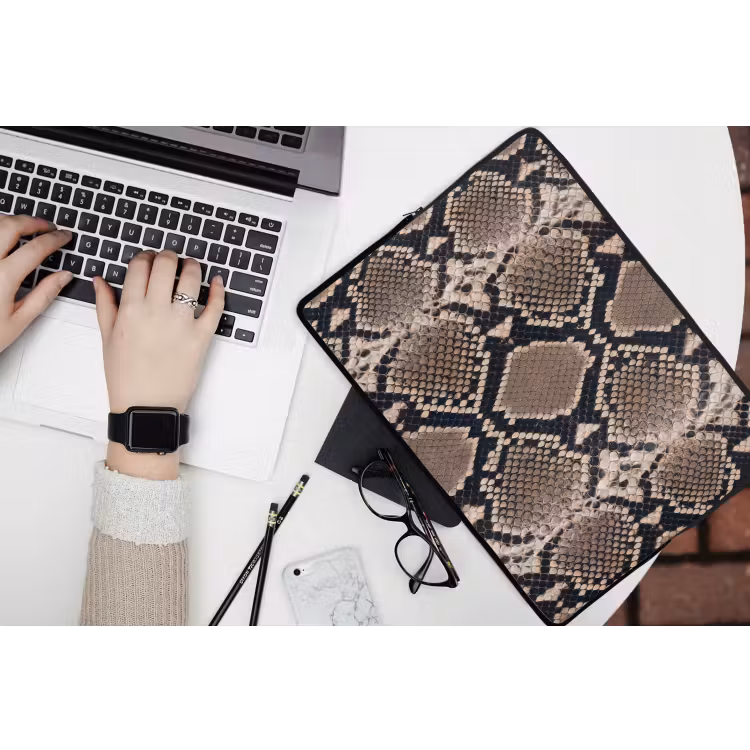 Laptophoes - Slangenprint - Python - Bruin — 3