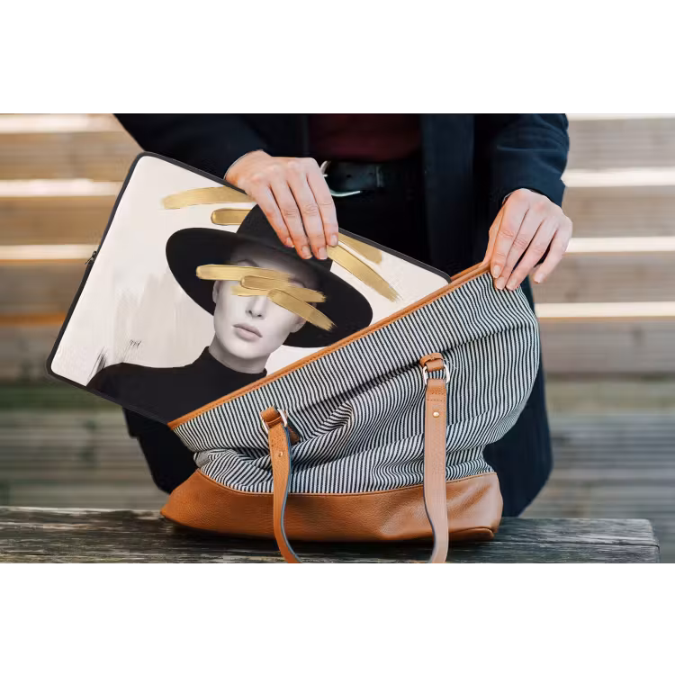 Laptophoes - Vrouw - Portret - Modern - Goud - Kunst — 4