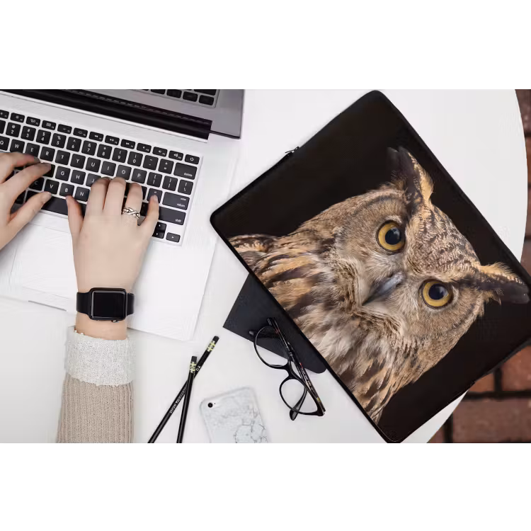 Laptophoes - Oehoe - Uil - Portret - Bruin — 3