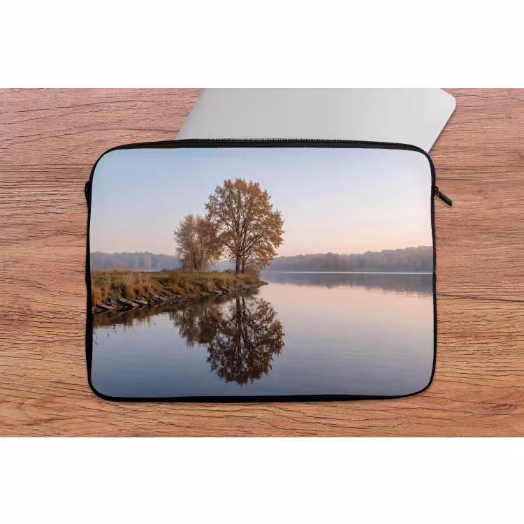 Laptophoes - Bomen - Reflectie - Water - Zonsopgang - Serene — 2