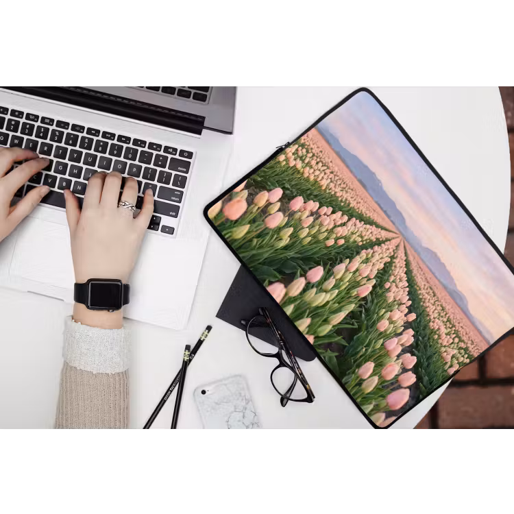 Laptophoes - Tulpen - Landschap - Roze — 3