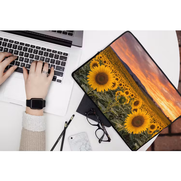 Laptophoes - Zonnebloemen - Heuvellandschap - Geel — 3