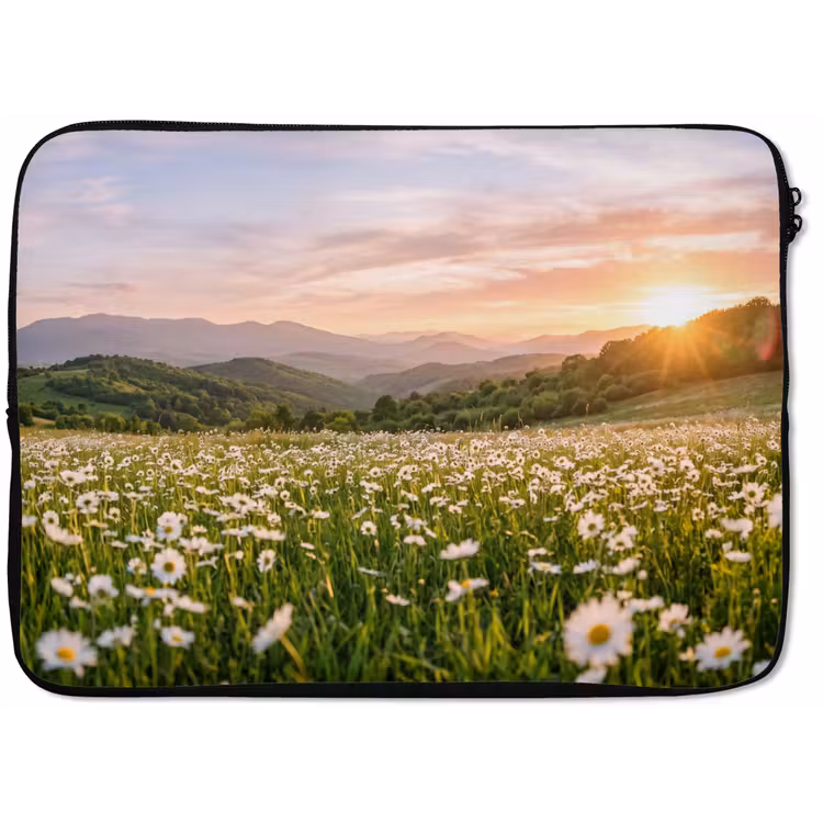 Laptophoes - Madelief - Veld - Heuvels - Groen — 1