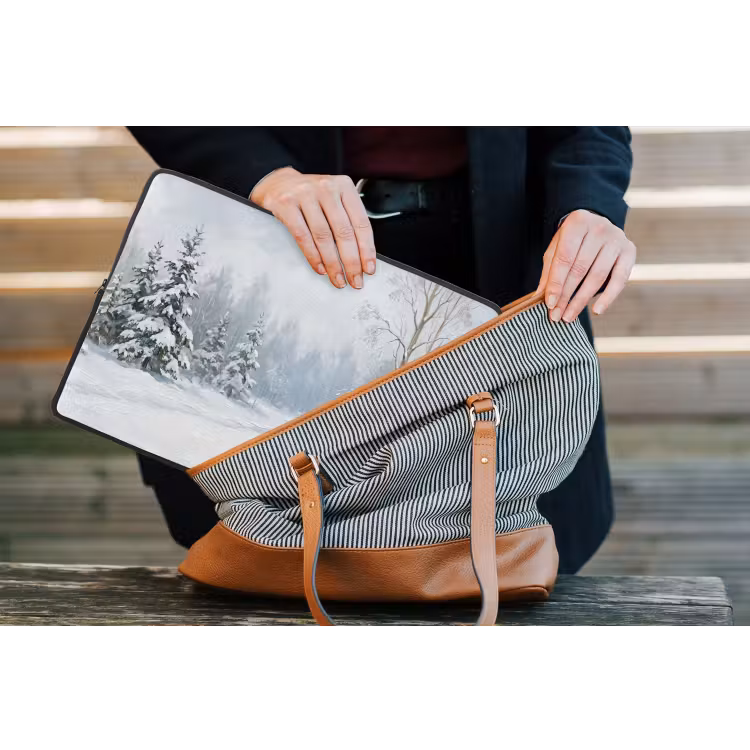 Laptophoes - Bospad - Dennen - Sneeuw - Winter - Rustgevend — 4