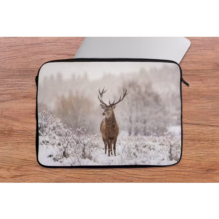 Laptophoes - Edelhert - Bos - Sneeuw - Winter - Majestueus — 2