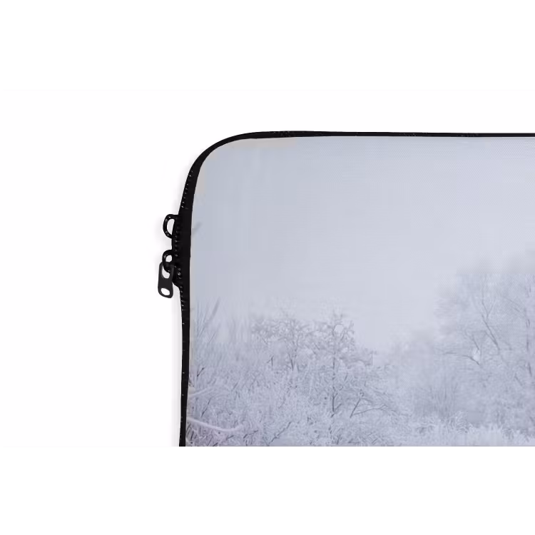 Laptophoes - Rivier - Sneeuw - Bos - Winter - Schilderachtig — 6