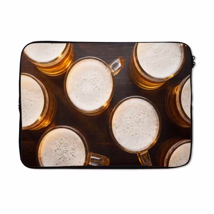 Laptophoes - Bier - Glazen - Schuim - Hout - Drank — 5
