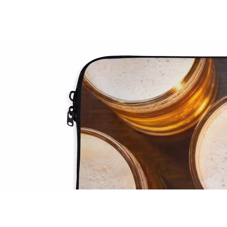 Laptophoes - Bier - Glazen - Schuim - Hout - Drank — 6