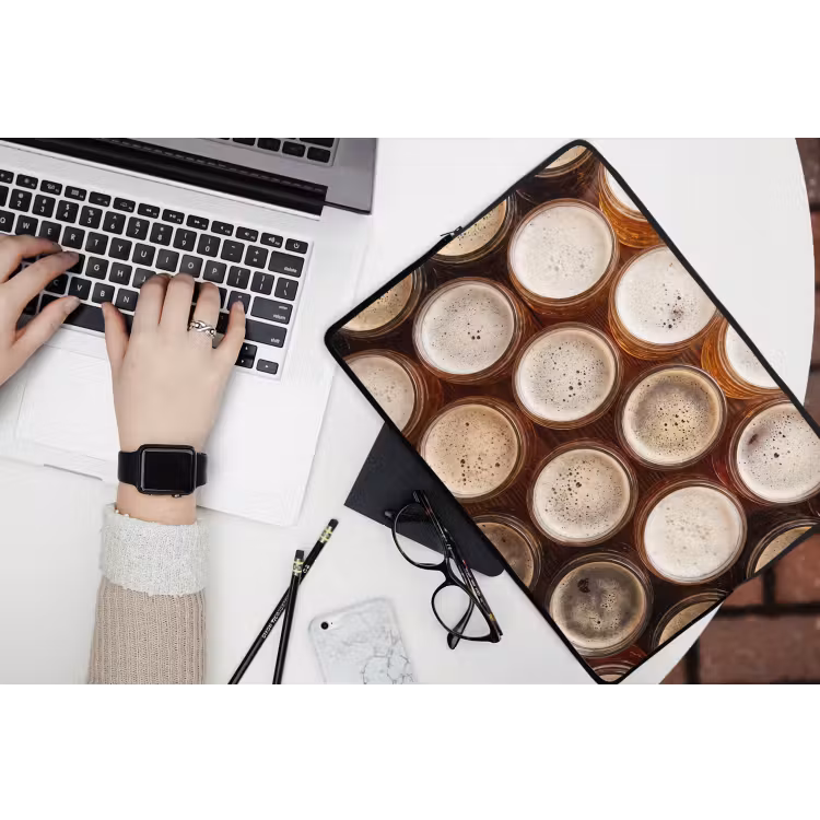 Laptophoes - Eten - Glazen - Drank - Patroon - Bruin — 3