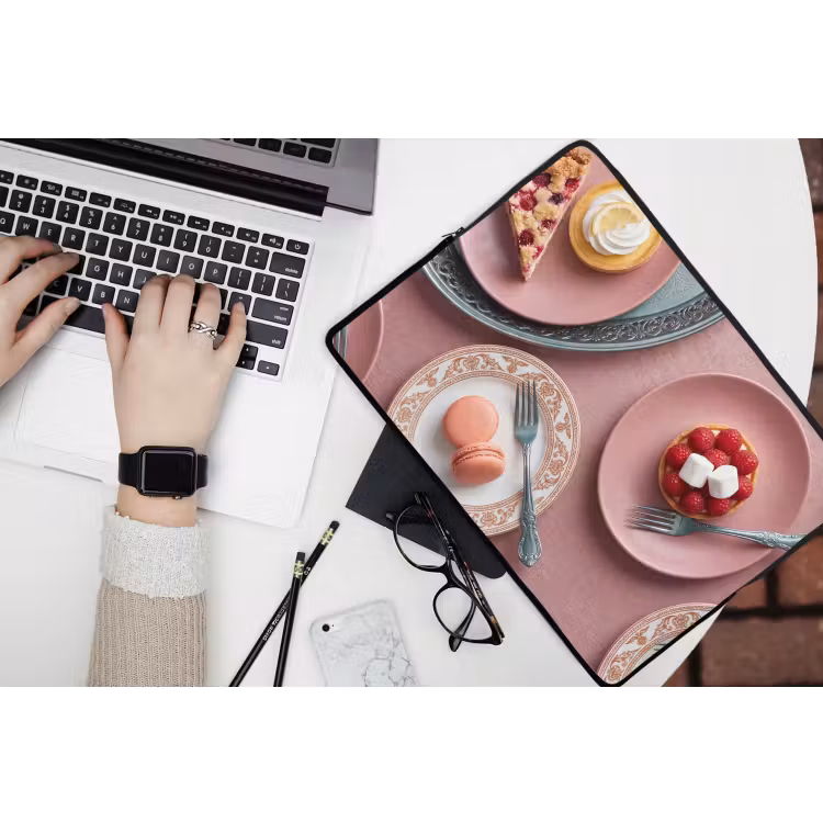 Laptophoes - Dessert - Taart - Gebak - Zoet - Roze — 3