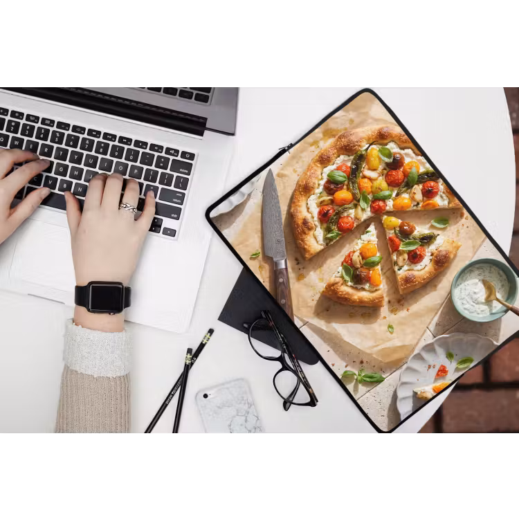 Laptophoes - Eten - Tomaten - Basilicum - Maaltijd - Vers — 3