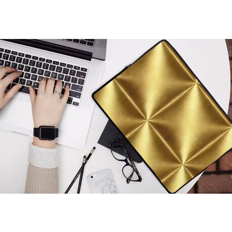 Laptophoes - Textuur - Geborsteld Goud - Industrieel - Metallic — 3