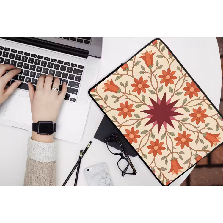 Laptophoes - Bloemen - Mandala - Decoratief - Rood — 3