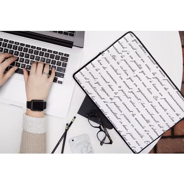 Laptophoes - Tekst - Handschrift - Klassiek - ZwartWit — 3