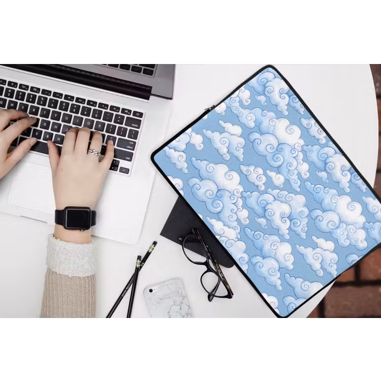 Laptophoes - Wolken - Patroon - Hemel - Illustratie - Wit — 3
