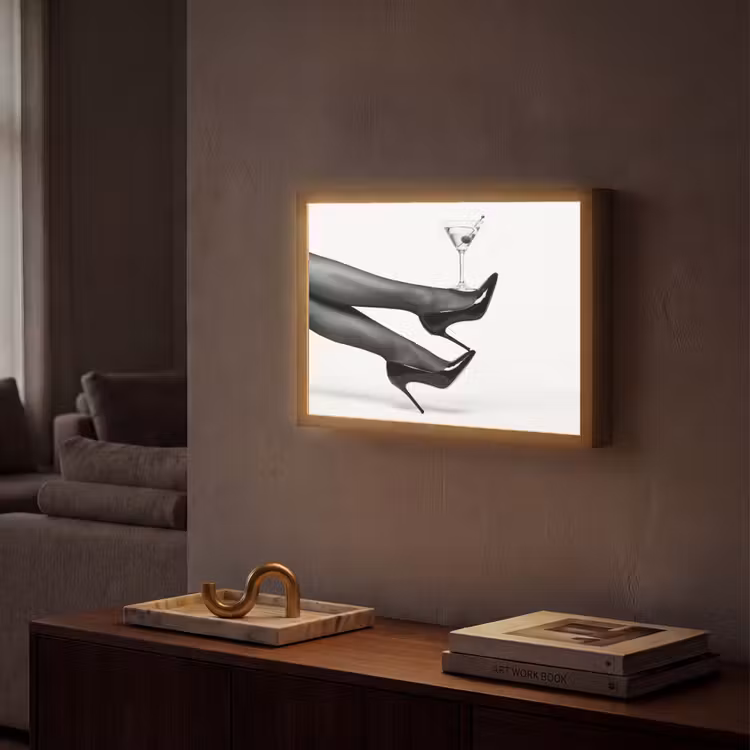Lightbox - Wandlamp - Benen - Hakken - Glas - Zwart - Wit - Speels — 2
