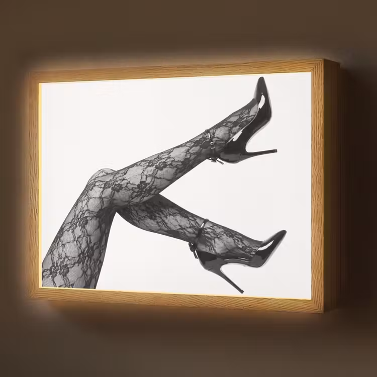 Lightbox - Wandlamp - Benen - Kant - Hakken - Zwart - Wit - Uitdagend — 1