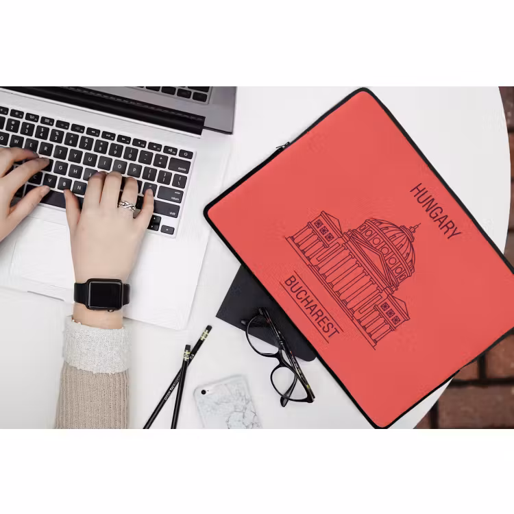 Laptophoes - Architectuur - Boekarest - Stedelijk - Lijntekening - Rood — 3