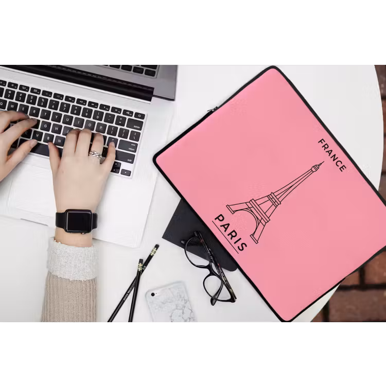 Laptophoes - Eiffeltoren - Parijs - Architectuur - Minimalistisch - Roze — 3