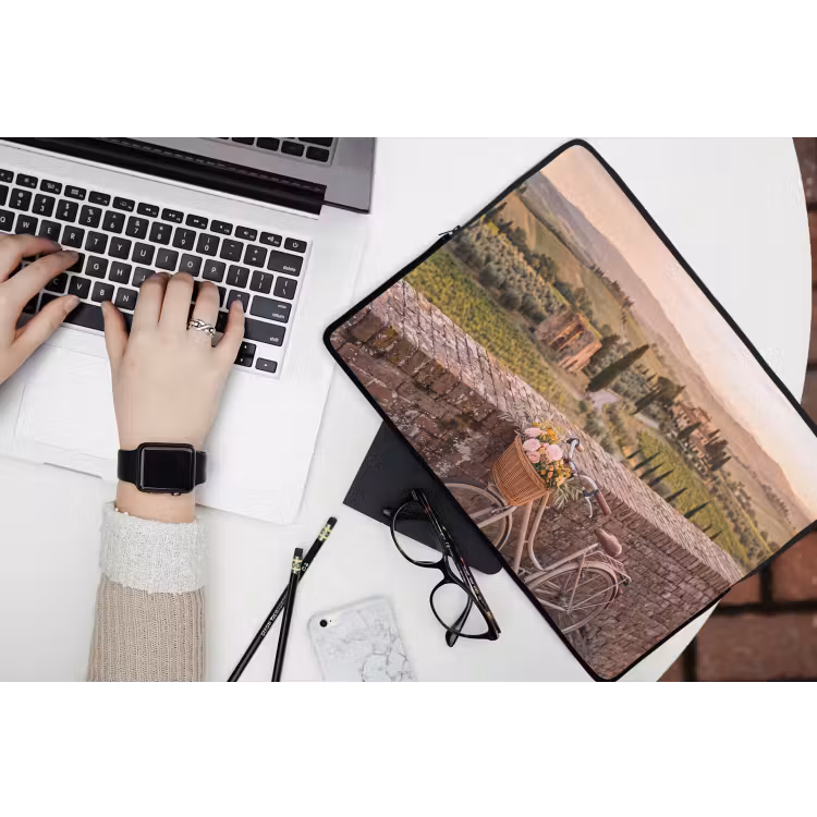Laptophoes - Fiets - Bloemen - Toscane - Landschap - Roze — 3