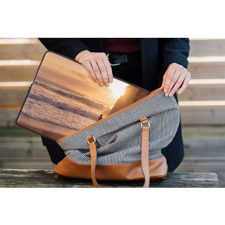 Laptophoes - Mensen - Oceaan - Zonsondergang - Kust - Goud — 4