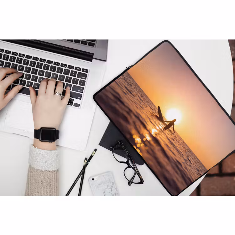 Laptophoes - Persoon - Surfen - Zonsondergang - Zee - Oranje — 3