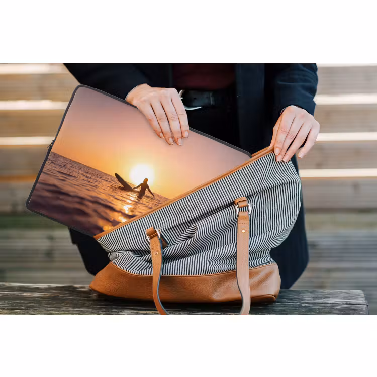 Laptophoes - Persoon - Surfen - Zonsondergang - Zee - Oranje — 4