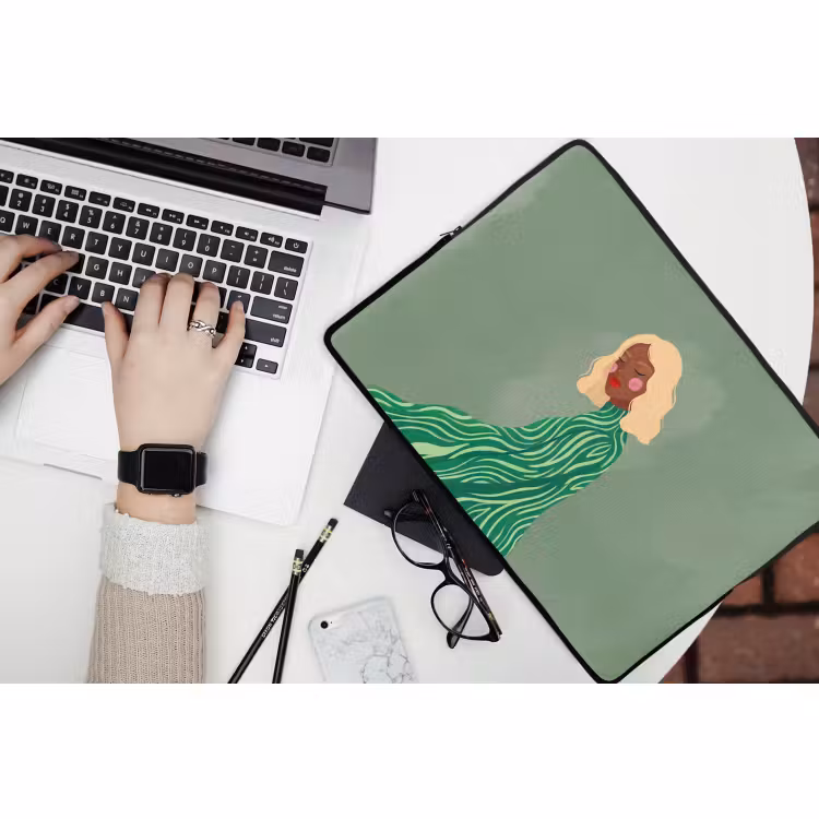 Laptophoes - Vrouw - Portret - Illustratie - Modern - Groen — 3