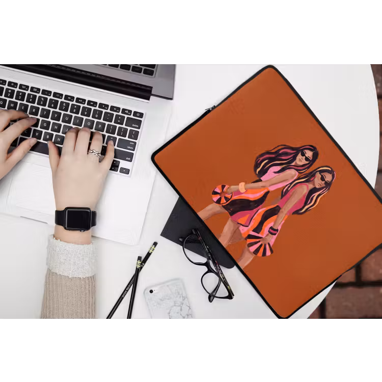 Laptophoes - Mensen - Duo - Mode - Illustratie - Kleurrijk — 3