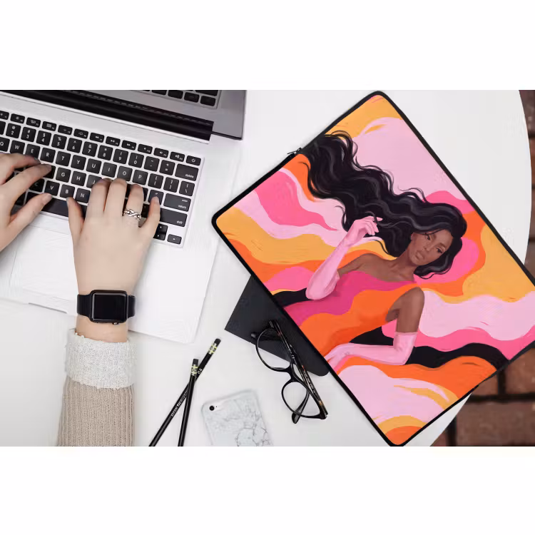 Laptophoes - Vrouw - Portret - Kleurrijk - Modern - Kunst — 3