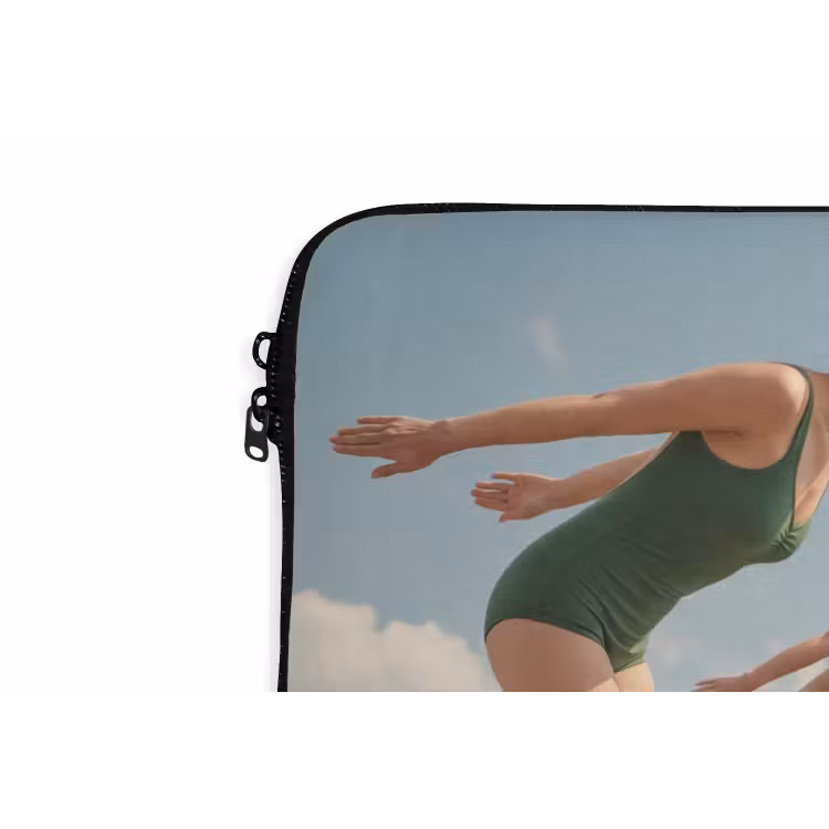 Laptophoes - Vrouwen - Duikhouding - Wolken — 6