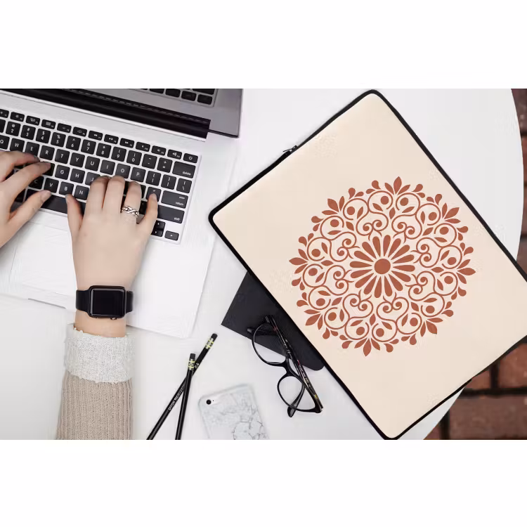 Laptophoes - Decoratie - Cirkel - Symmetrisch - Modern - Roodbruin — 3