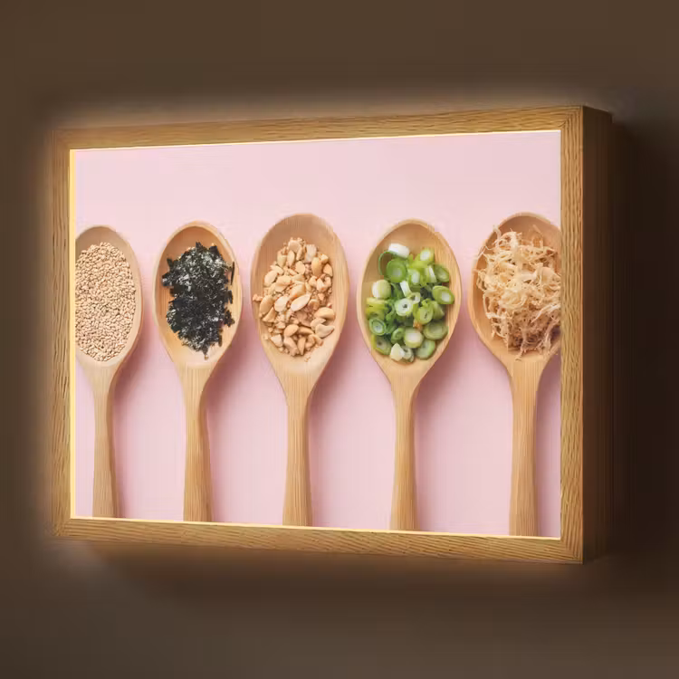 Lightbox - Wandlamp - Ingrediënten - Lepels - Hout - Roze — 1