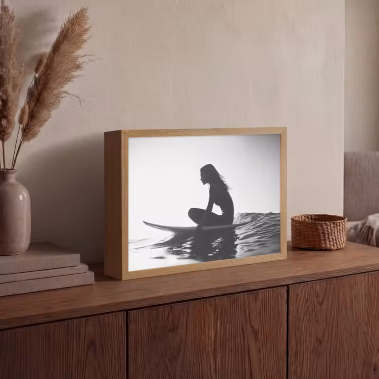 Lightbox - Wandlamp - Silhouet - Vrouw - Surfplank - Water — 4