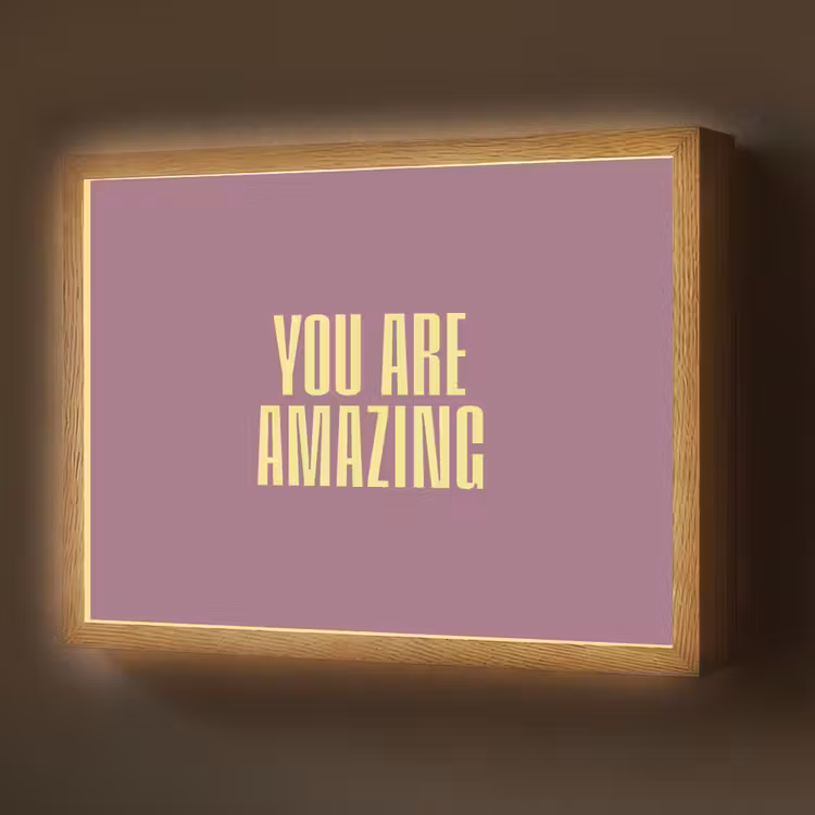 Lightbox - Wandlamp - Tekst - Paars - Amazing — 1